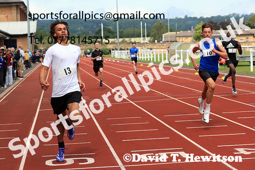 Boys 200 metres, 2025 Northumberland Schools Track and Fields, Wentworth, Hexham. Photo: David T. Hewitson/Sports for All Pics